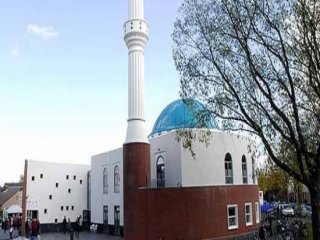 Avustralya'da Camiye Çirkin Saldırı