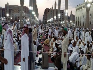 1 Milyon Kişi Aynı Anda Namaz Kılabiliyor