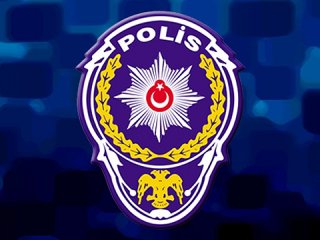 Polisten Kaçarken Polis Araçlarına Çarptı