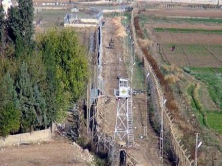 Suriye Sınırında Hendek Kazılıyor