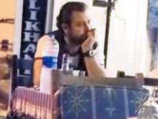 Nejat İşler Akıllanmıyor