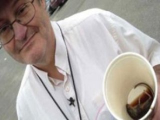 McDonald's'tan Aldığı Kahveden Öyle Bir Şey Çıktı Ki..