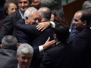 Çavuşoğlu Rakibini Böyle Tebrik Etti!