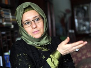 Kızının Başörtüsü Takmasına İzin Vermedi Çünkü…