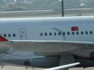 THY Uçağına Pisttte Araç Çarptı