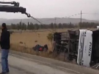 Polis Otobüsü Devrildi: 23 Polis Yaralı