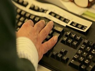 Yalan haber yapan gazetecilere hapis