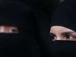 Peçeli Olduğu İçin Yemin Ettirmediler