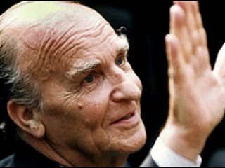 Aliya'nın Efsane Olan 'Devasa Haç' Cevabı