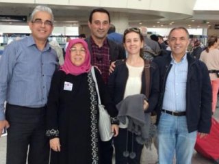 Bir AK Partili Vekil Daha Başörtüsü Taktı