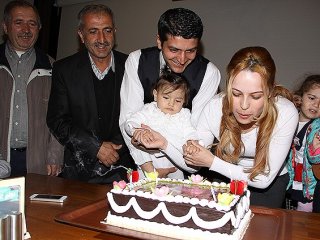"En Küçük Rehine" Bir Yaşını Doldurdu