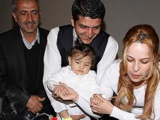 "En Küçük Rehine" Bir Yaşını Doldurdu