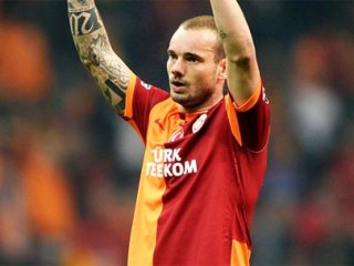 Sneijder "Evet" Dedi! İmzayı Atıyor!