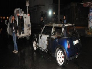 Cizre'de Bir Aracı Ateşe Verdiler