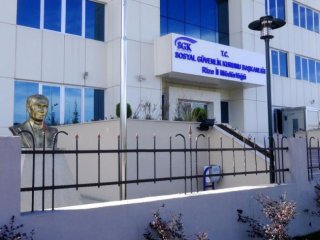 Büstün Yönü Değişti Ama Tartışma Bitmedi