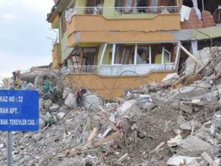 Van Depremlerinin Faturası 6 milyar Lira