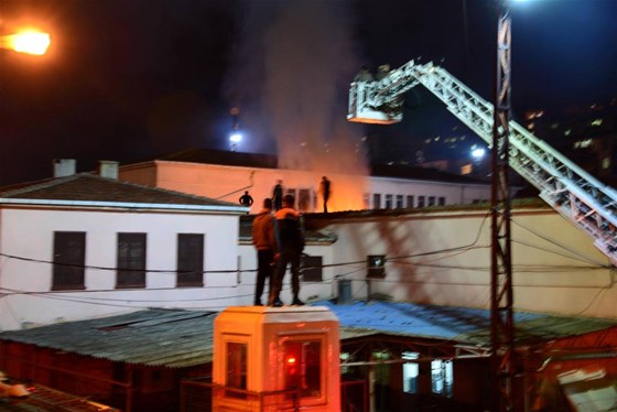 Kocaeli  Cezaevinde İsyan!