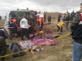 Üniversite öğrencileri Kaza Yaptı: 8 ölü