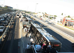 Metrobüste taciz iddiası!