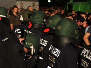 Berlin'de Kürt Gruplardan Kobani Yürüyüşü