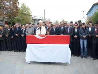 Şehit Cenazesinde Protokol Tartışması