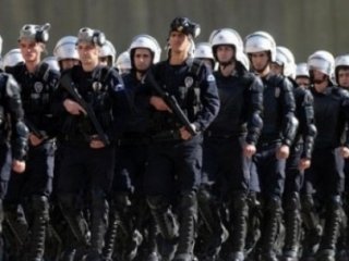 Türk Polisler Eğitecek