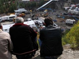 Ocakta Mahsur Kalan İşçi "Baba" Oldu