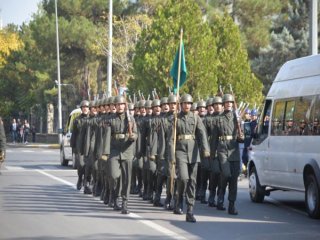 Asker Diyarbakır'ı İnletti