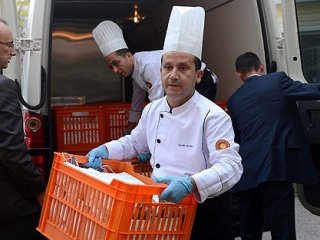 Resepsiyonun Yemekleri Onlara Gitti!