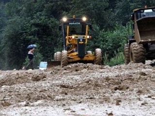 Rize'den Korkutan Haber! Evlerini Terk Ettiler