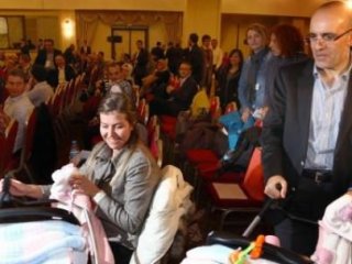 Bakan Şimşek'in İkizlerine Büyük İlgi