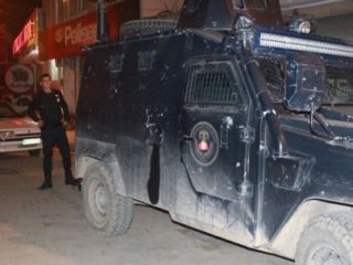 Urfa'da Zırhlı Polis Aracı ile Otomobil Çarpıştı