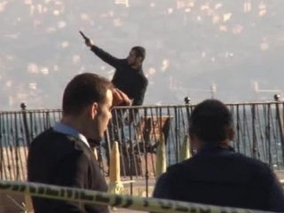 Bir Anda Ateş Açmaya Başladı