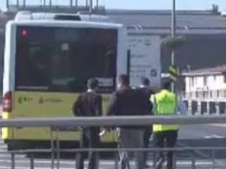 Metrobüste Şüpheli Paket Paniği