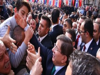 Bursa'da Ahmet Davutoğlu İzdihamı