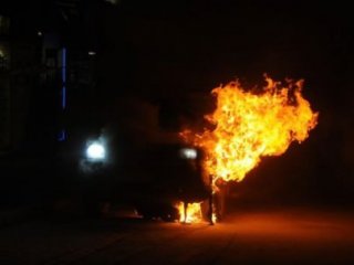 Tunceli'de lüks Aracı Yaktılar