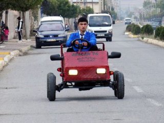 Lise Öğrencileri Tek Kişilik Otomobil Yaptı