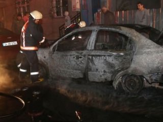 Başakşehir'de 10 Araç Kundaklandı