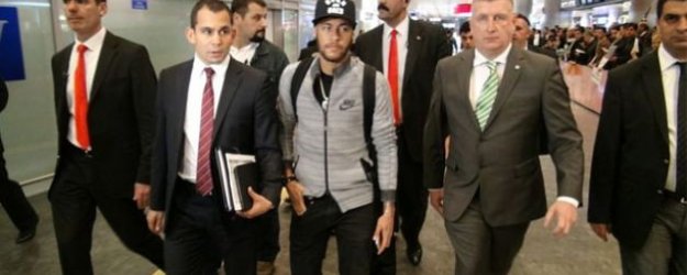 Neymar İstanbul'a Geldi