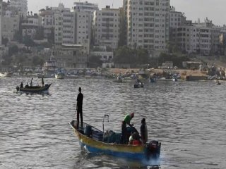 İsrail Filistinli Balıkçılara Ateş Açtı