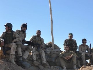 IŞİD Irak'ta İki Orduya Kafa Tutuyor