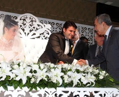 Çiçek ve Arınç nikah şahidi oldu