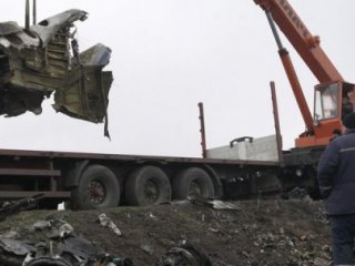 O Uçağın Enkazı Kaldırılıyor