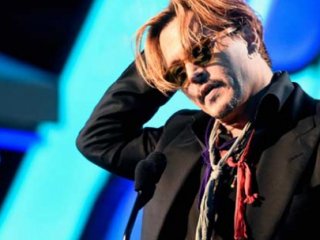 Sahneye Sarhoş Çıktı