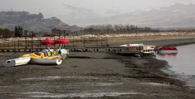 Van Gölü 2 Metre Çekildi