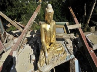 Myanmar'da Şiddetli Deprem