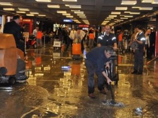 Atatürk Havalimanı'nı Su Bastı!