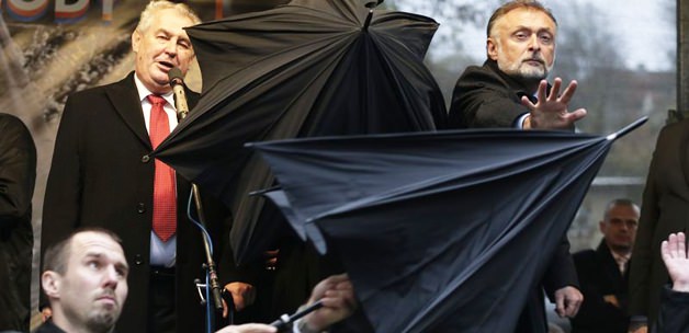 Alman ve Çek Cumhurbaşkanı'na Şok Protesto!