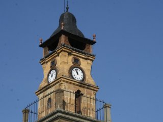 Günde 2 Defa Doğruyu Gösteriyor