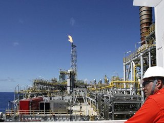 “Petroldeki Düşüş Rusya ve İran’ı Cezalandırmak İçin”